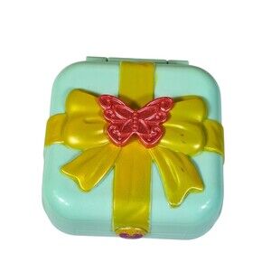 Polly Pocket Green Compact Butterfly Park Garden Picnic 2 Dolls And Accessories